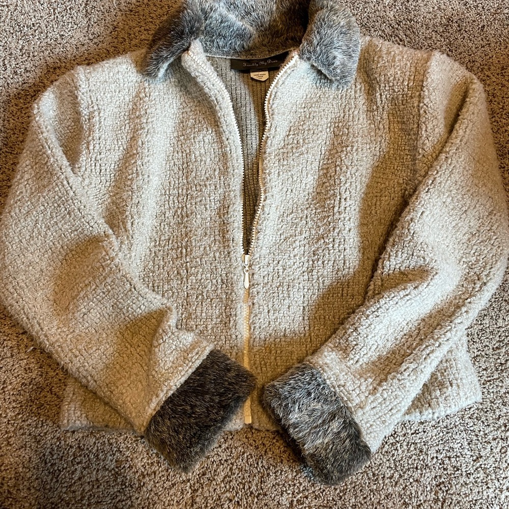 Cozy Cream Jacket with Faux Fur Accents Frankly My Dear zip up size Lg